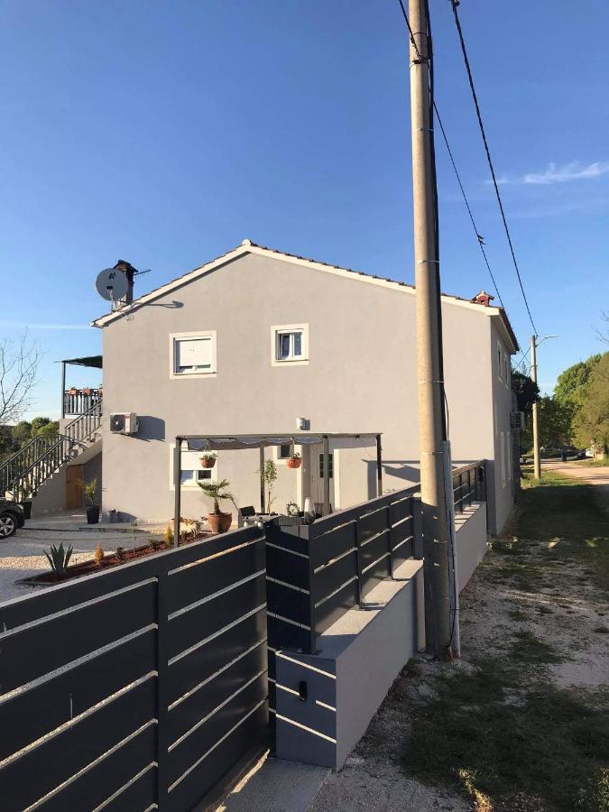 Apartmani Dokic Bale Ngoại thất bức ảnh